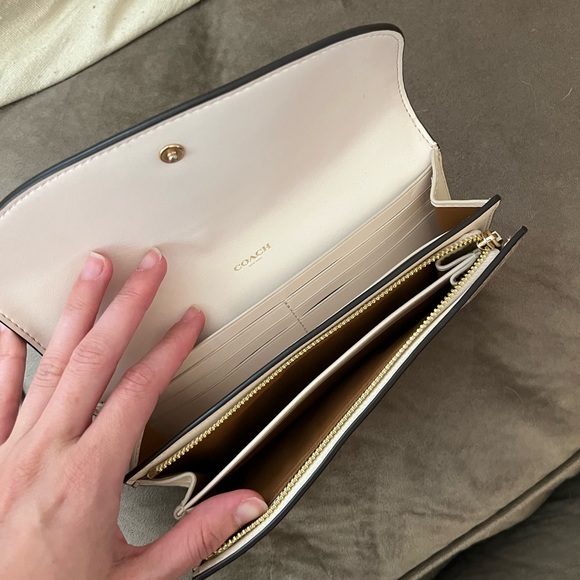 Coach Wallet - Picture 4 of 4